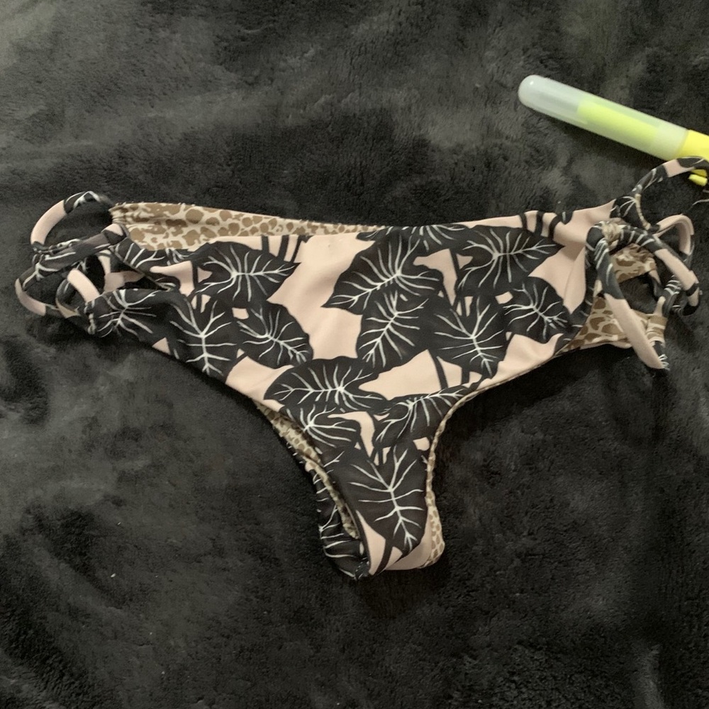 ACACIA black elephant bottoms perfect condition